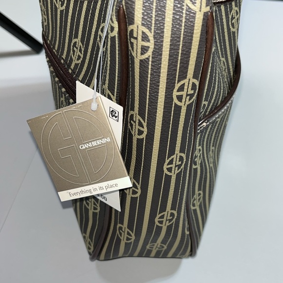 NWT Giani Bernini Brown Taupe
Logo Stripe Shoulder Bag - Picture 8 of 8